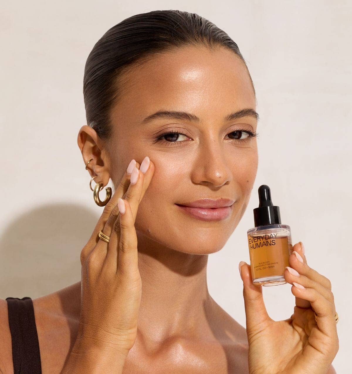 Sun Blush Glowing Gradual Self-Tan Drops For Face & Body