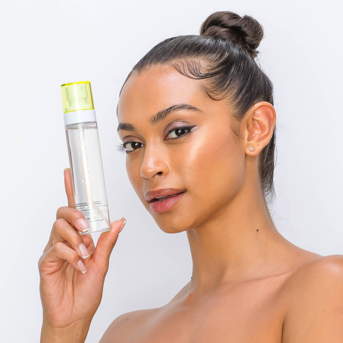 ESSENTIALS Long-Lasting Setting Spray